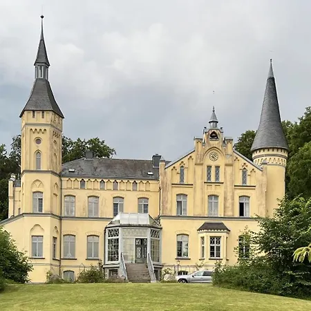 Im Maerchenschloss Bruel